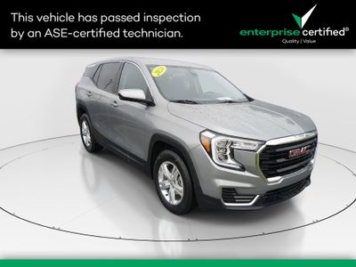 2024 GMC Terrain FWD 4dr SLE — front three-quarter view