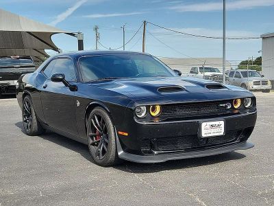 2023 Dodge Challenger SRT Hellcat Jailbreak in Pitch Black Clearcoat — front three-quarter view