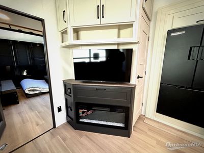2026 Grand Design Momentum G-Class - Photo 6