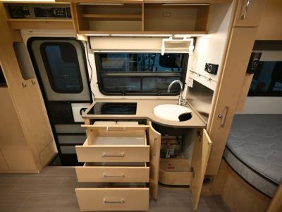 2020 Leisure Travel Vans UNITIY — photo 10 view