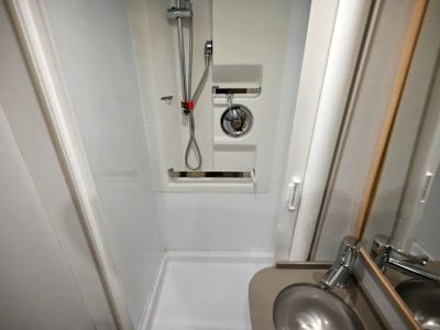 2020 Leisure Travel Vans UNITIY — photo 28 view