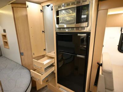 2020 Leisure Travel Vans UNITIY — photo 17 view