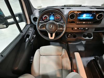 2020 Leisure Travel Vans UNITIY — side profile view