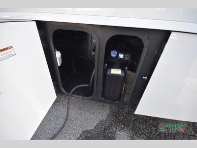 2023 Winnebago Forza - Photo 15