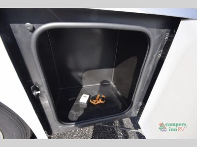 2023 Winnebago Forza - Photo 8