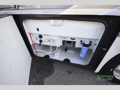 2023 Winnebago Forza - Photo 16