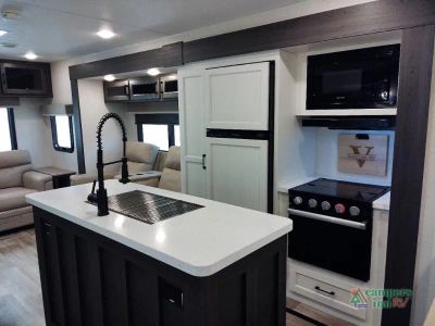 2025 Venture RV SportTrek Touring Edition - Photo 10