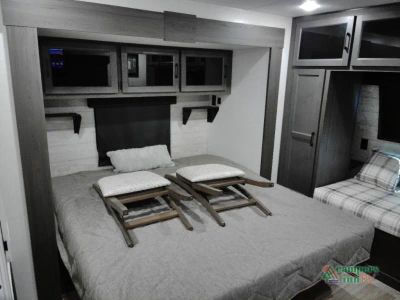 2025 Venture RV SportTrek Touring Edition - Photo 20