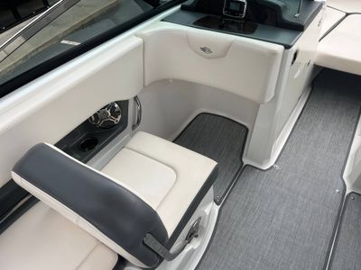 2017 Chaparral 227SSX - Photo 11