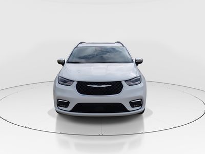 2023 Chrysler Pacifica - Photo 2