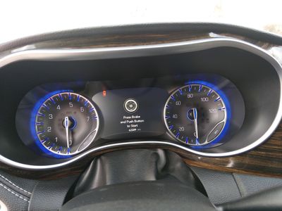 2023 Chrysler Pacifica - Photo 14