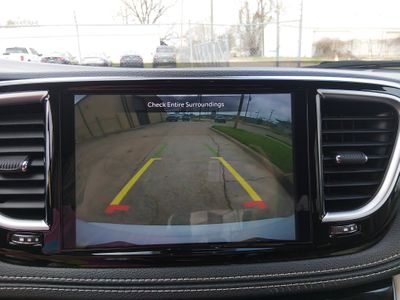 2023 Chrysler Pacifica - Photo 16