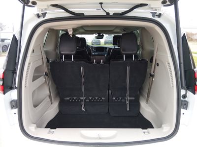 2023 Chrysler Pacifica - Photo 11