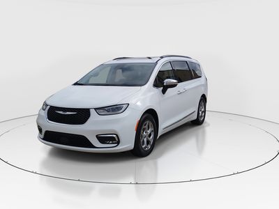 2023 Chrysler Pacifica - Photo 3