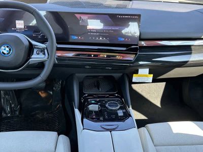 2026 BMW i5 — photo 15 view