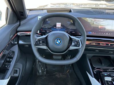 2026 BMW i5 — photo 14 view