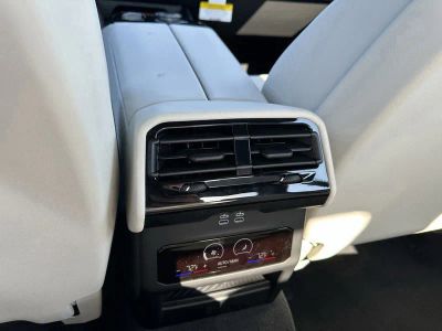 2026 BMW i5 — photo 18 view