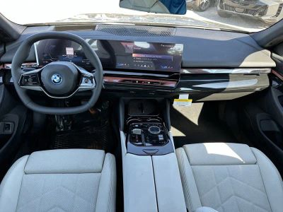 2026 BMW i5 — photo 13 view