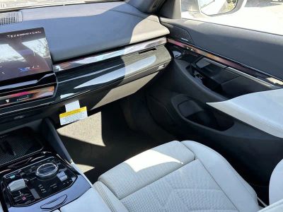 2026 BMW i5 — photo 16 view