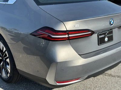 2026 BMW i5 — photo 10 view