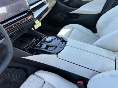 2026 BMW i5 — photo 24 view