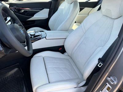 2026 BMW i5 — photo 22 view