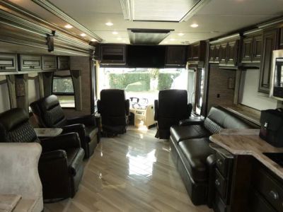 2016 Newmar Dutch Star — engine compartment view