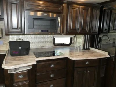 2016 Newmar Dutch Star — photo 7 view