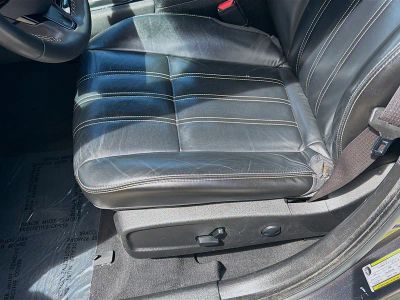 2023 Chrysler 300 — photo 18 view