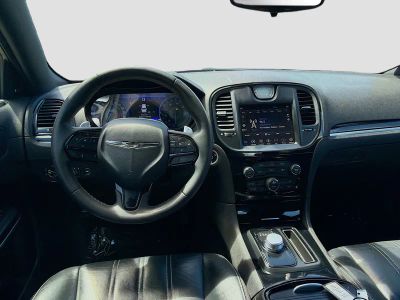 2023 Chrysler 300 — photo 21 view