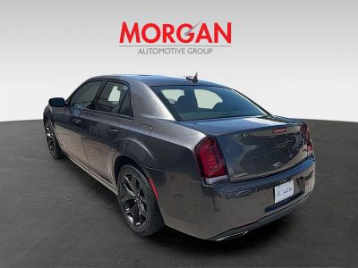 2023 Chrysler 300 — detail view