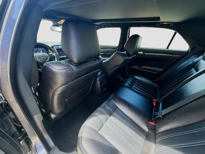 2023 Chrysler 300 — photo 25 view