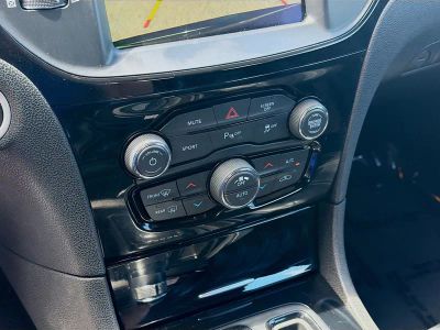 2023 Chrysler 300 — photo 15 view