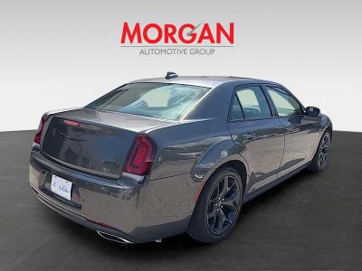 2023 Chrysler 300 — photo 7 view