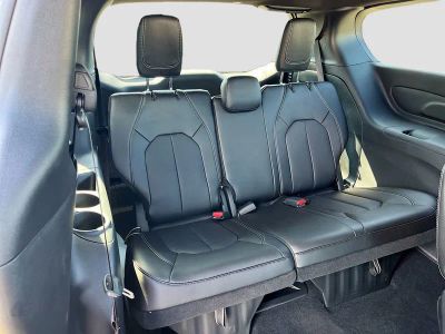 2026 Chrysler Pacifica — photo 26 view