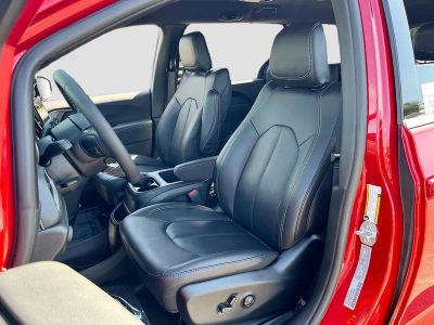 2026 Chrysler Pacifica — photo 20 view