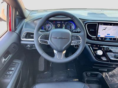 2026 Chrysler Pacifica — photo 21 view