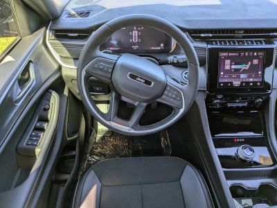 2025 Jeep Grand Cherokee — photo 14 view