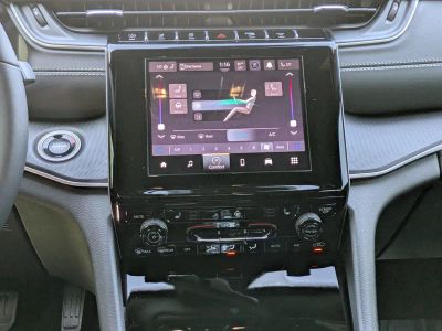 2025 Jeep Grand Cherokee — photo 16 view