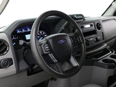 2022 Ford E-Series Cutaway — photo 10 view
