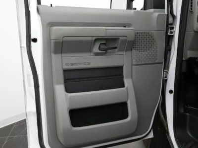 2022 Ford E-Series Cutaway — photo 11 view