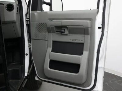 2022 Ford E-Series Cutaway — photo 25 view