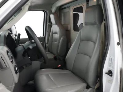 2022 Ford E-Series Cutaway — photo 13 view