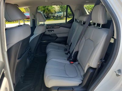 2025 Honda Pilot — photo 16 view