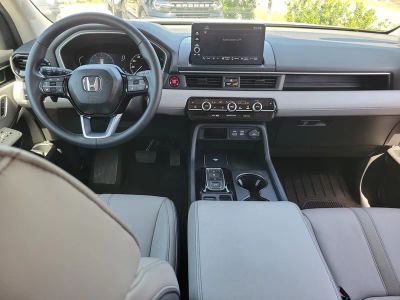 2025 Honda Pilot — photo 13 view