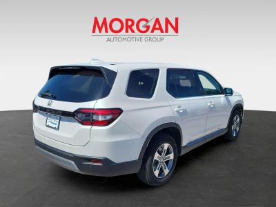 2025 Honda Pilot — interior view
