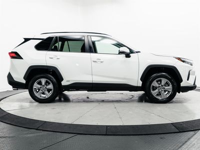 2024 Toyota RAV4 Hybrid - Photo 12