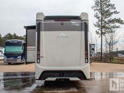 2026 Newmar Freedom Aire — detail view