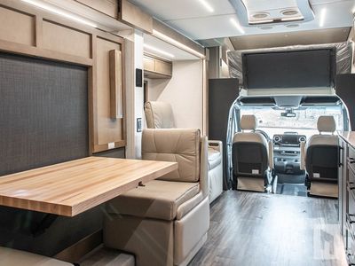 2026 Newmar Freedom Aire — photo 17 view