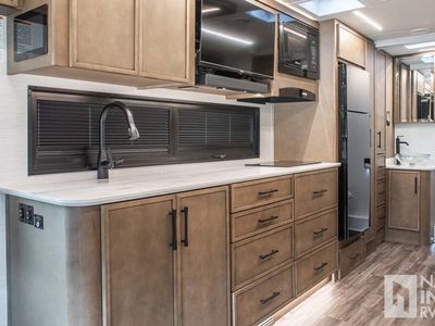 2026 Newmar Freedom Aire — photo 10 view